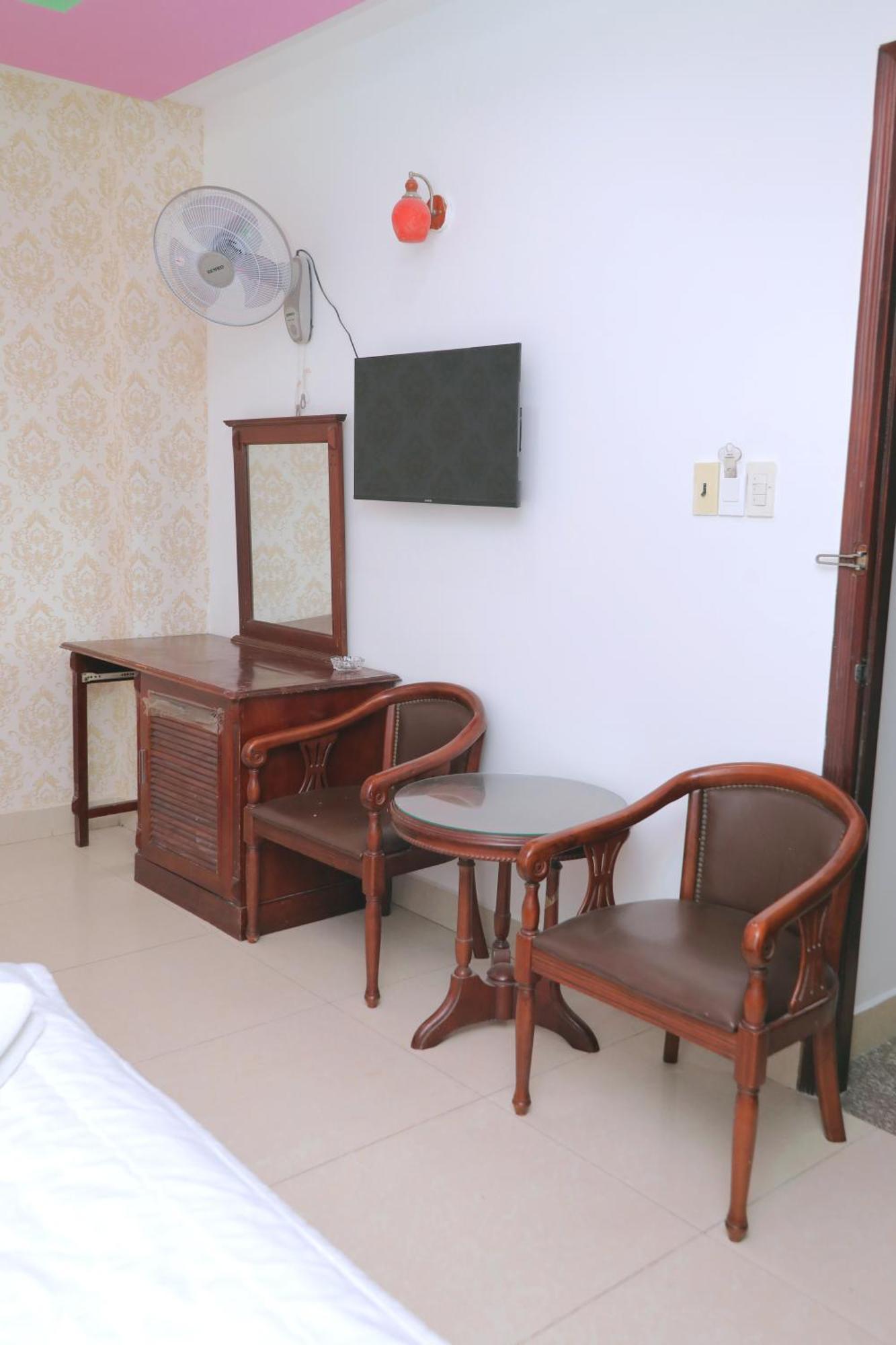 Khach San Sao Mai Xanh - Sao Mai Xanh Hotel Хошимин Екстериор снимка